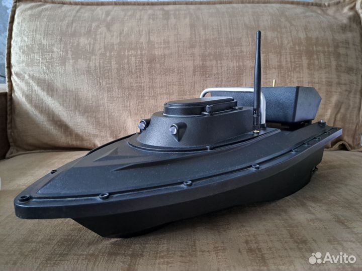 Прикормочный кораблик