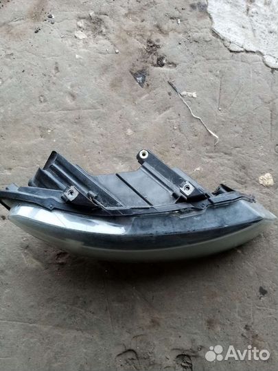 Фара правая Volkswagen Polo 2010-2015