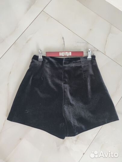 Шорты бархатные s новые