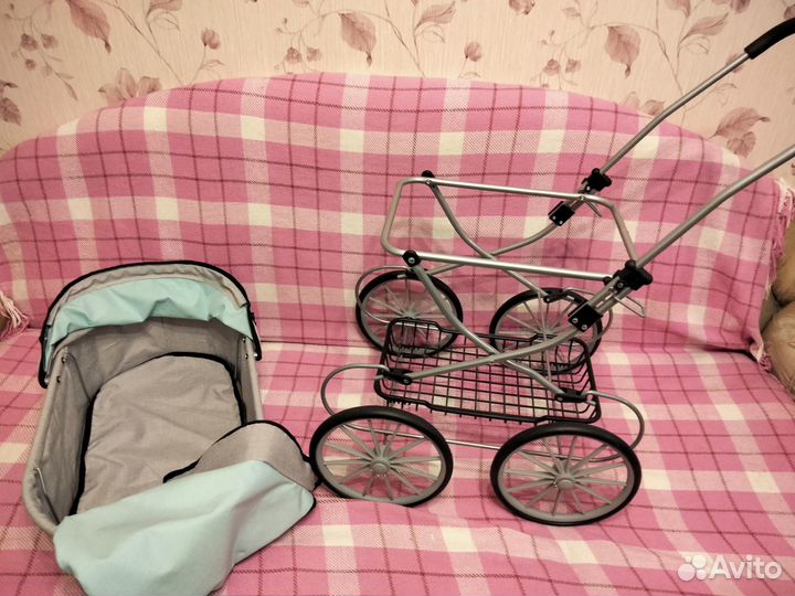 Коляска для кукол в отличном состоянии
