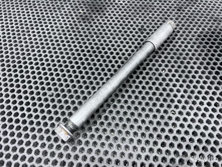 Передняя ось Honda CR 250R 1995-1996