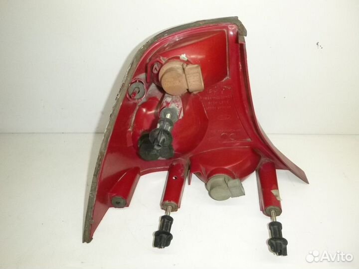 Фонарь задний правый Ford America Focus I