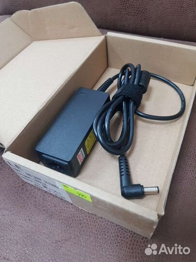 Блок питания для ноутбука Lenovo 20V 2A