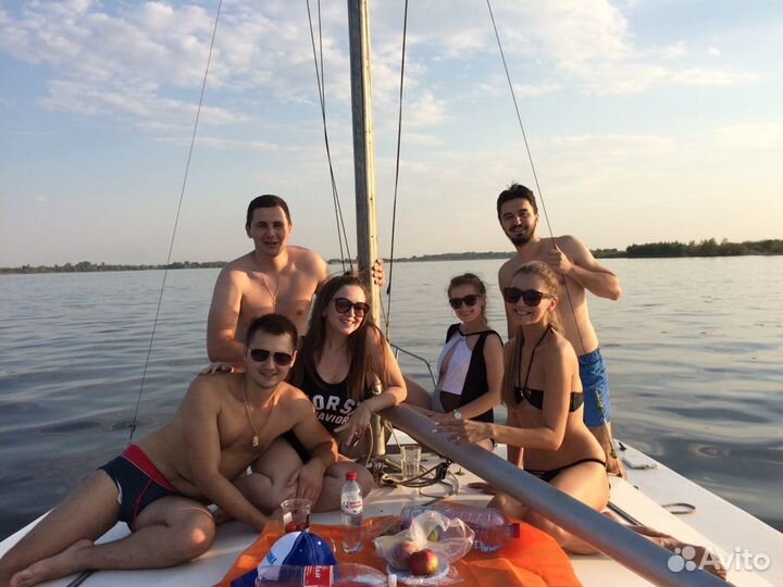 Отдых на яхте, аренда яхты, прогулки на яхте