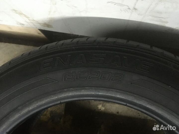 Dunlop Enasave EC202 215/55 R16 93V
