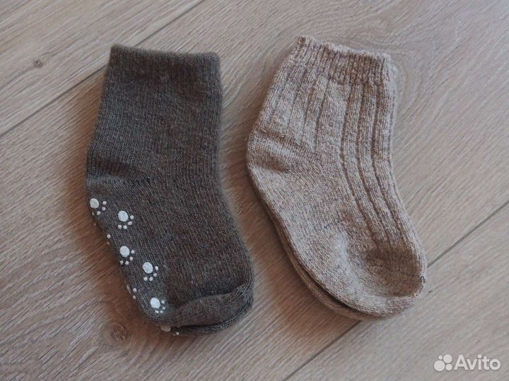 Свитер ручная работа на 1-2 года + носочки