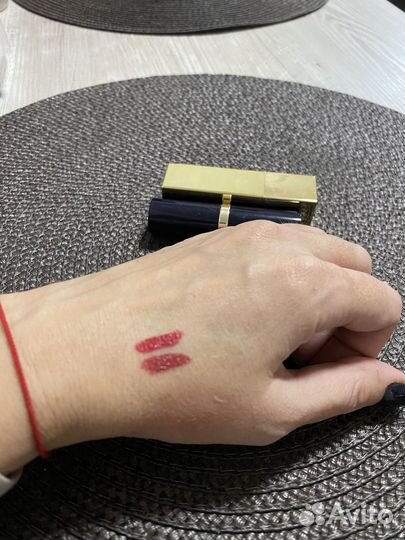 Помада Estee lauder
