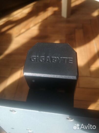 Крепление для монитора gigabyte