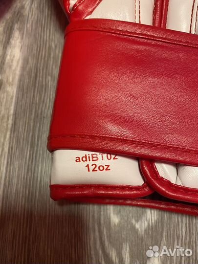 Боксерские перчатки adidas Excalibur clinc