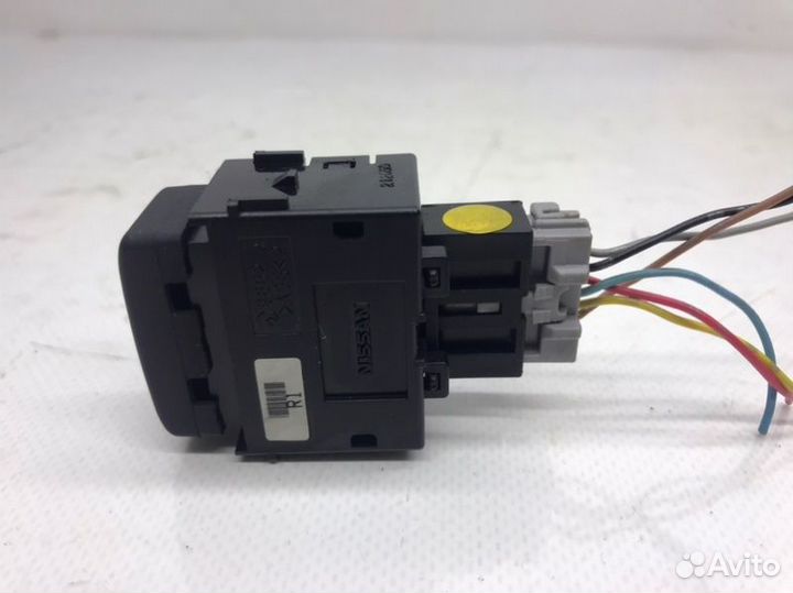 Кнопка управления дверями Nissan Murano Z51 3.5