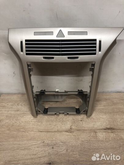 Рамка магнитолы Opel Astra h