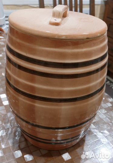 Керамический горшок с крышкой