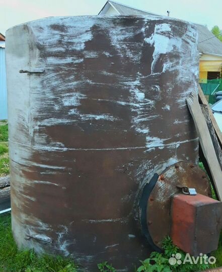 Емкость для воды или гсм