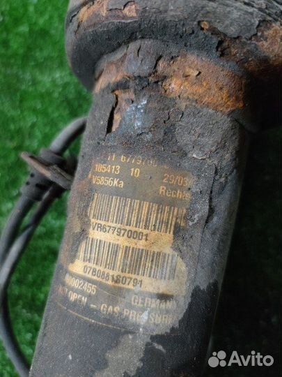 Амортизатор передний правый Bmw E70