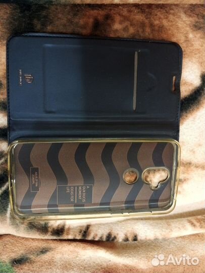 Чехлы и бамперы