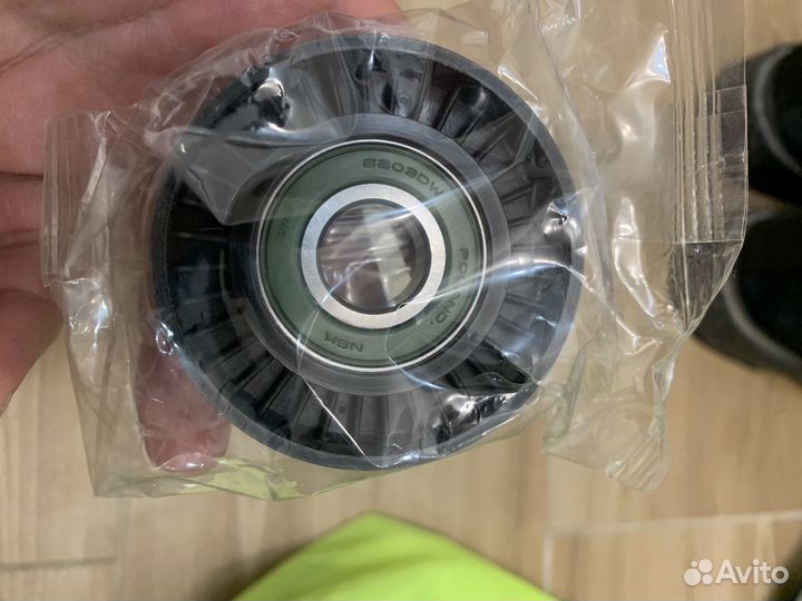 Ролик натяжной поликлинового ремня VAG