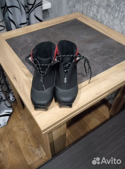 Лыжные ботинки