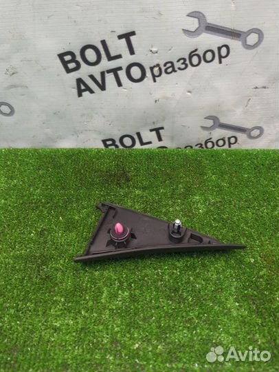 Уголок двери задний правый Kia Venga YN G4FA 2012