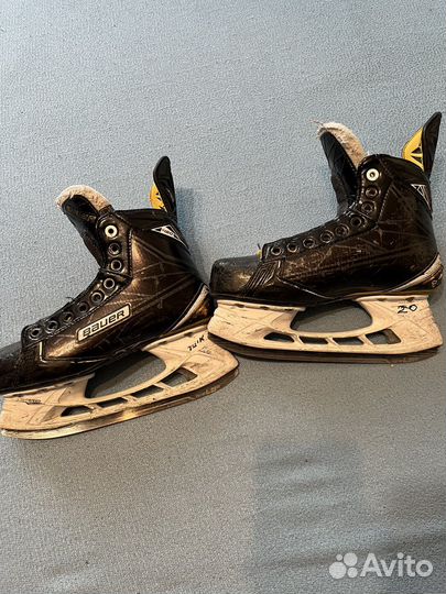 Коньки хоккейные