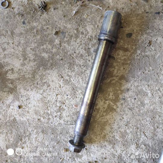 Ось переднего колеса suzuki gsx-r 1000 k6