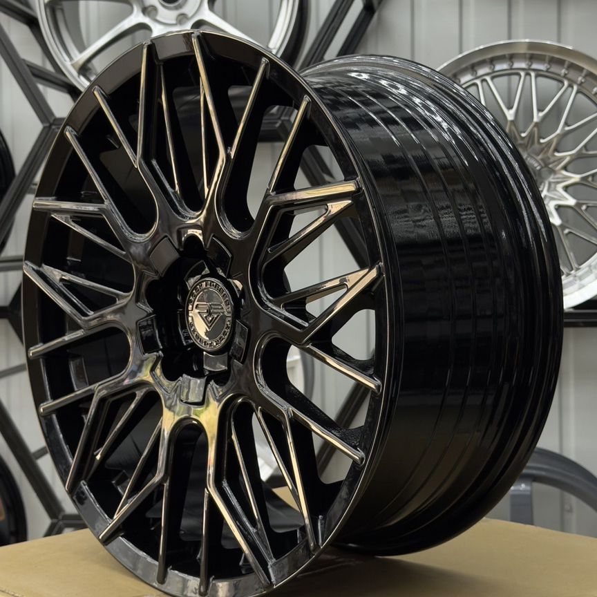 Литые диски Powcan 8×R18 5×114.3