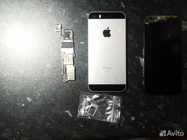 Запчасти на айфон SE 2016 (серый)