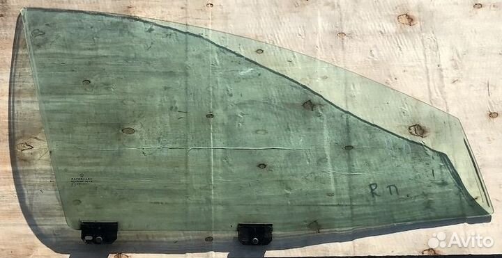 Стекло двери правой передней Додж Intrepid 2004г