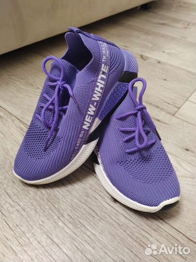 Кроссовки для девочки