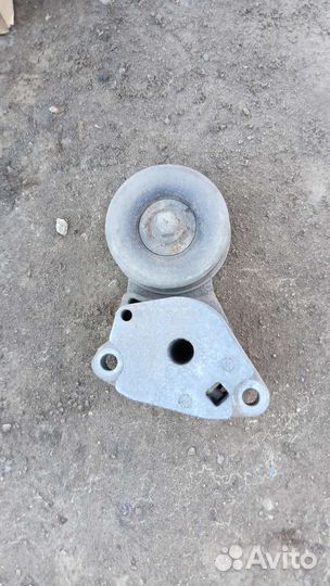 Ролик натяжителя Mitsubishi 4d56