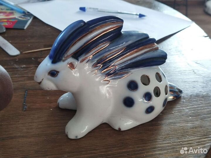 Статуэтка фарфор