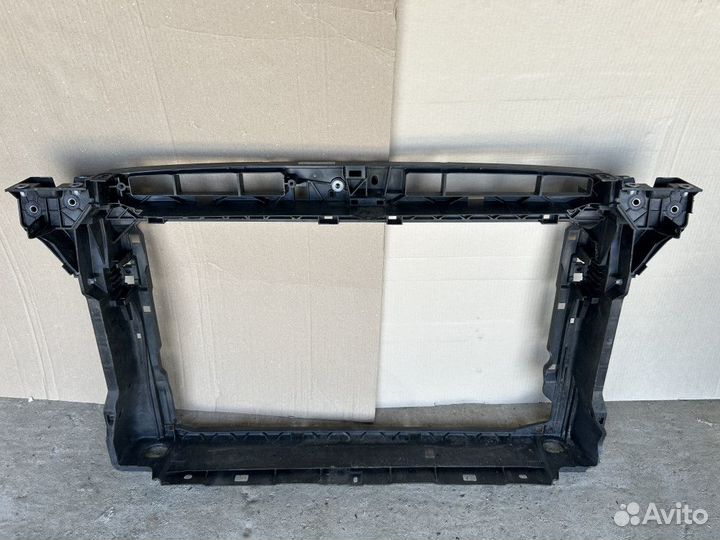 Передняя панель (телевизор) Skoda Superb III