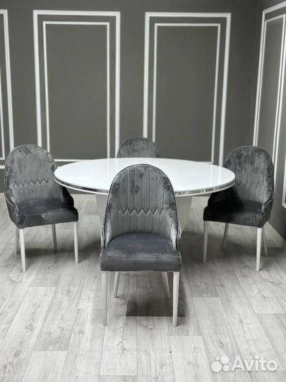 Столы и стулья. в наличии
