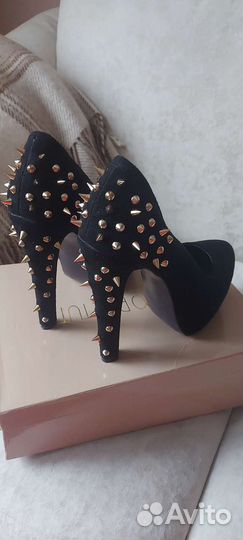Туфли с шипами