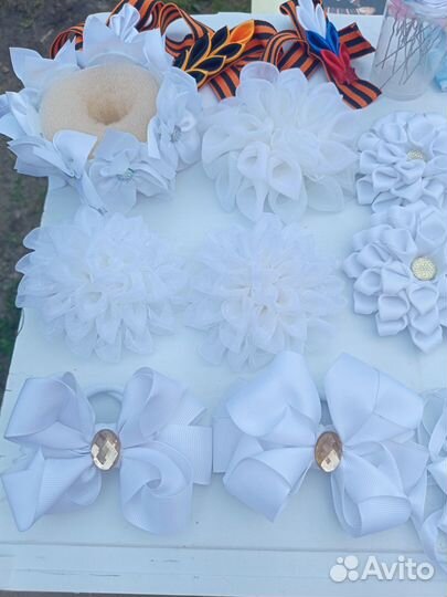 Бантики, заколки, резинки на пучок