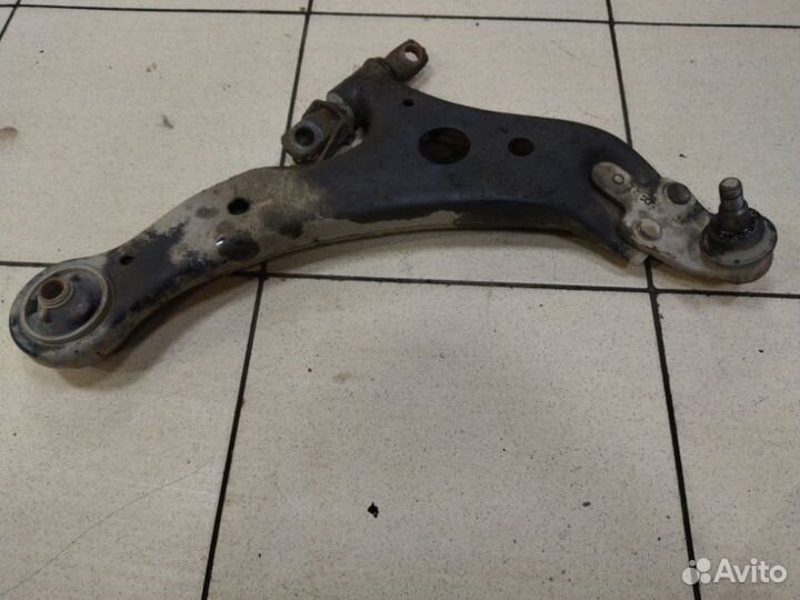 Рычаг подвески передний правый Toyota Camry V40