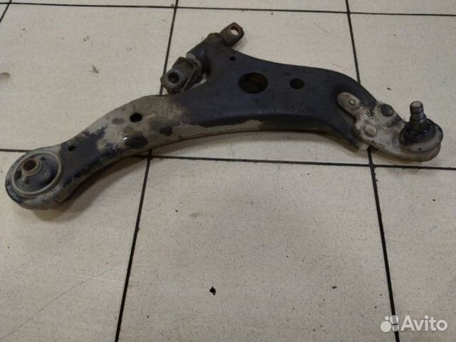 Рычаг подвески передний правый Toyota Camry V40