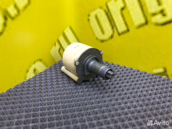 Переключатель печки Mercedes-Benz W124 M102.985