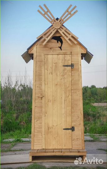 Уличный туалет деревянный