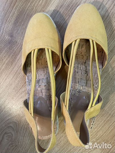 Босоножки next 38(идут на 37)