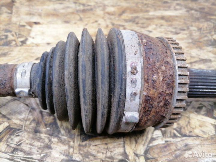 Привод (шрус) передний правый Nissan Maxima A33