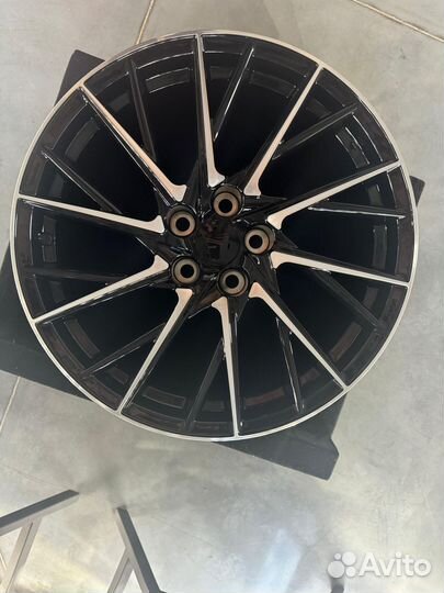Новые диски R19 на Lexus ES