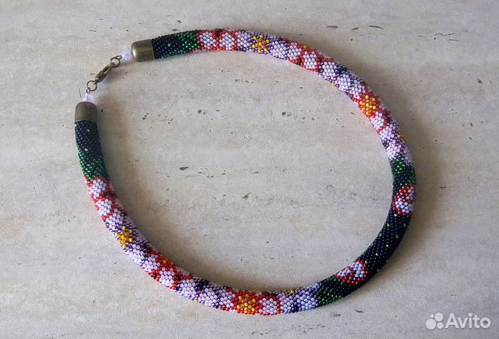 Колье из бисера