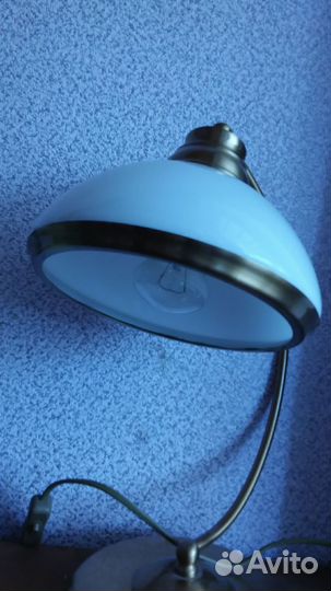 Лампа настольная классическая