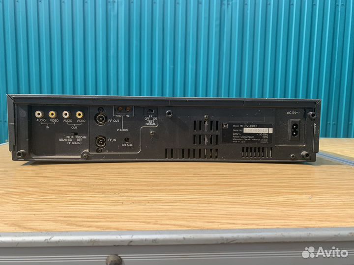 Видеомагнитофон Panasonic NV-J30EE