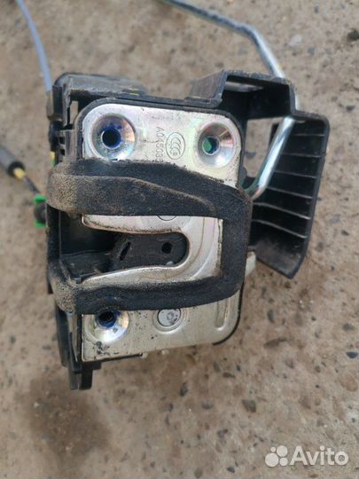 Замок двери передний правый Kia Rio 3 G4FC 2015