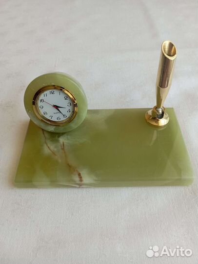 Письменный набор из оникса с часами