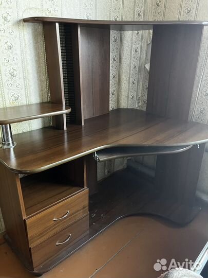 Компьютерный стол