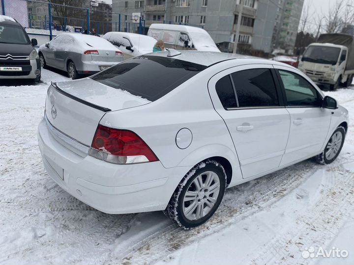 Opel Astra 1.8 МТ, 2011, 182 000 км