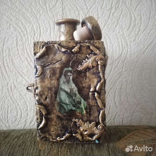 Графин в виде книги