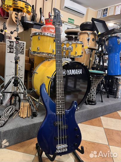 Бас гитара yamaha